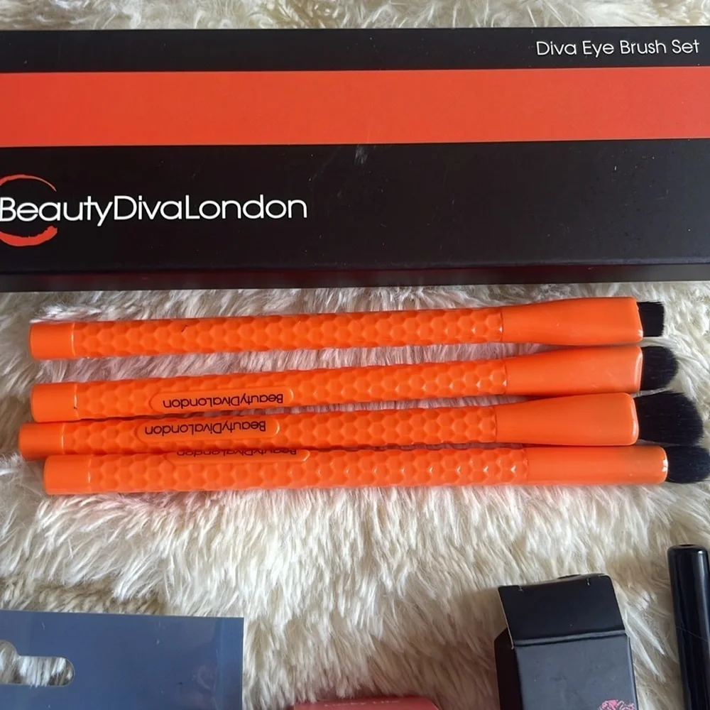Beauty Diva London Eye Brush Set and Makeup Collection bundle